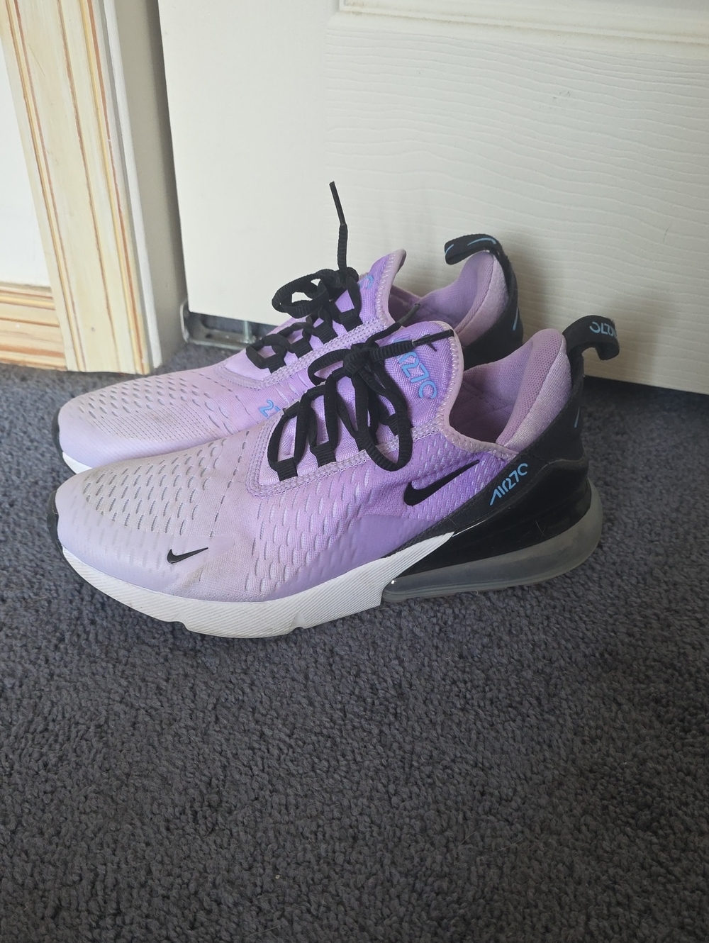 Women's Nike Air Max 270 Sneakers